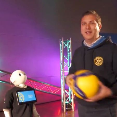 Immagine di: Come impara un Robot, il Piccolo Paul incontra gli alunni