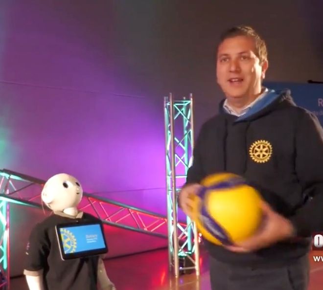 Immagine di: Come impara un Robot, il Piccolo Paul incontra gli alunni