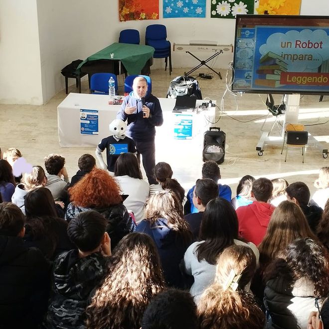 Immagine di: Little Paul Robot becomes a Teacher